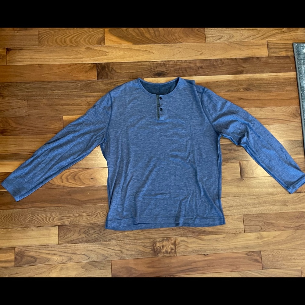 Barely Used Men’s Lululemon Shirt Size XL